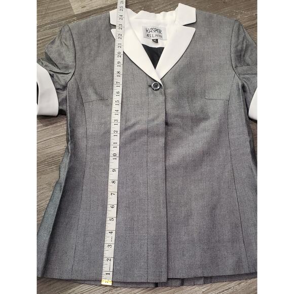 Kasper A S L Petite Gray & White Short Sleeved Hidden Button Up Blazer Shirt - Picture 9 of 10